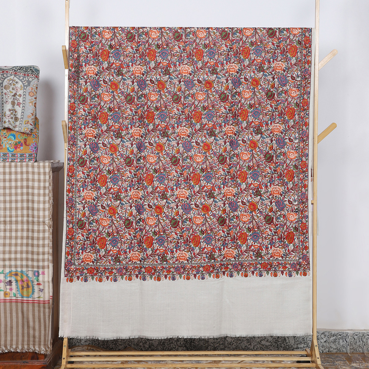Jamawar Cream Shawl With Floral & Motifs